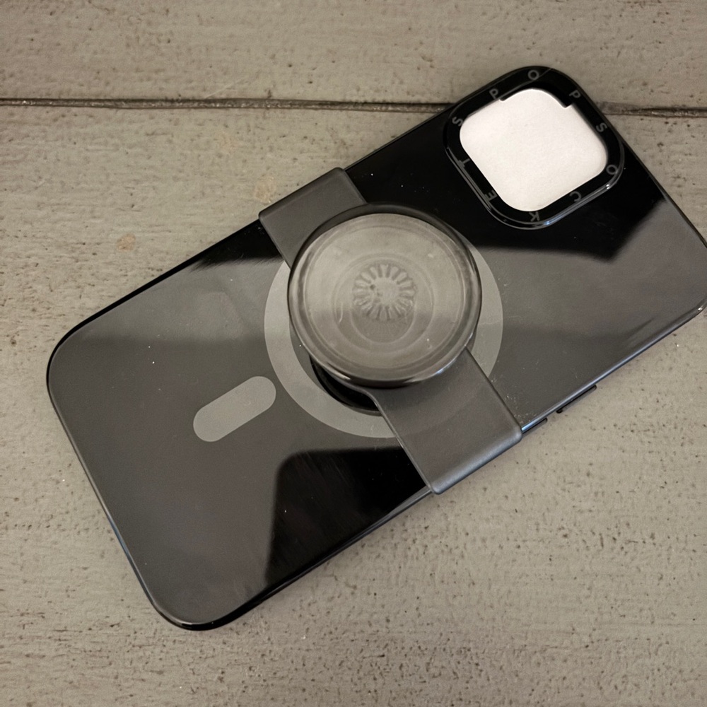 iPhone 13 pop-socket case